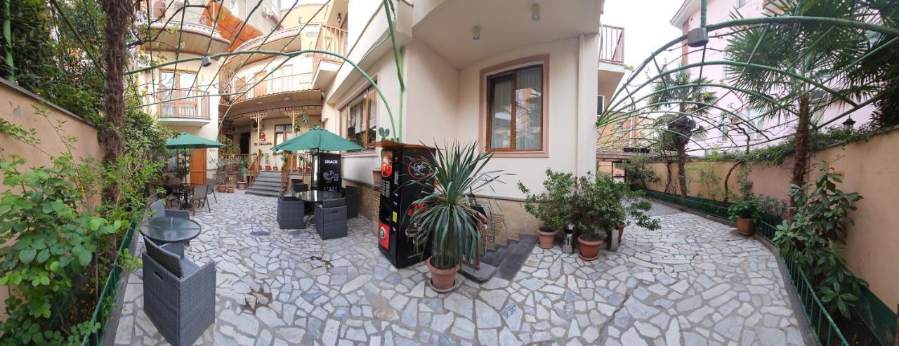 Danisimo Hotel Tbiliszi Kültér fotó