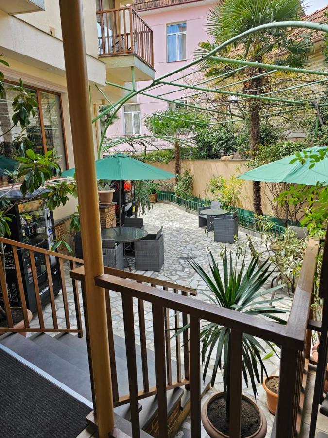 Danisimo Hotel Tbiliszi Kültér fotó